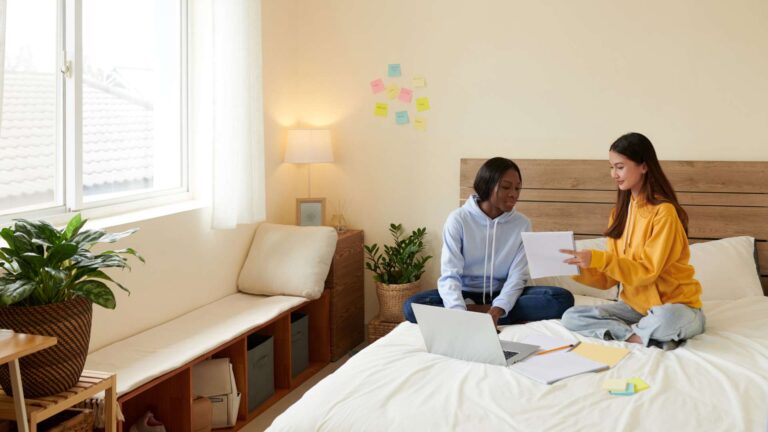 Weekly vs. Monthly Budgeting for College Students