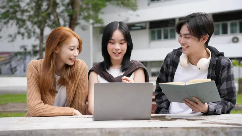 Choose the Right Bank Account for Students