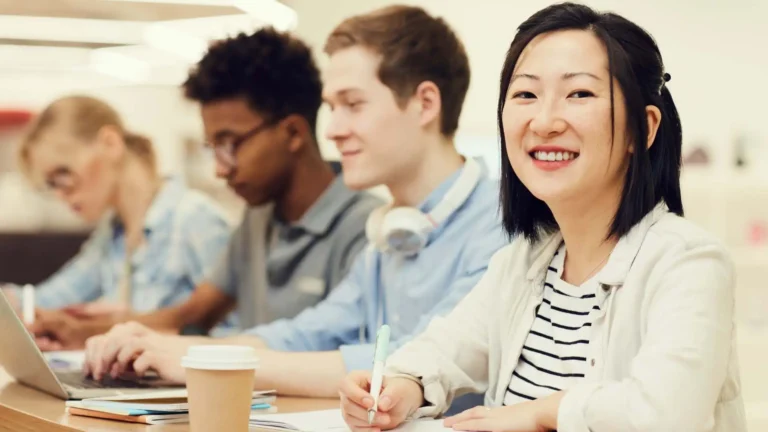 JobsGPT to Find Jobs to Cover Tuition Fees-2