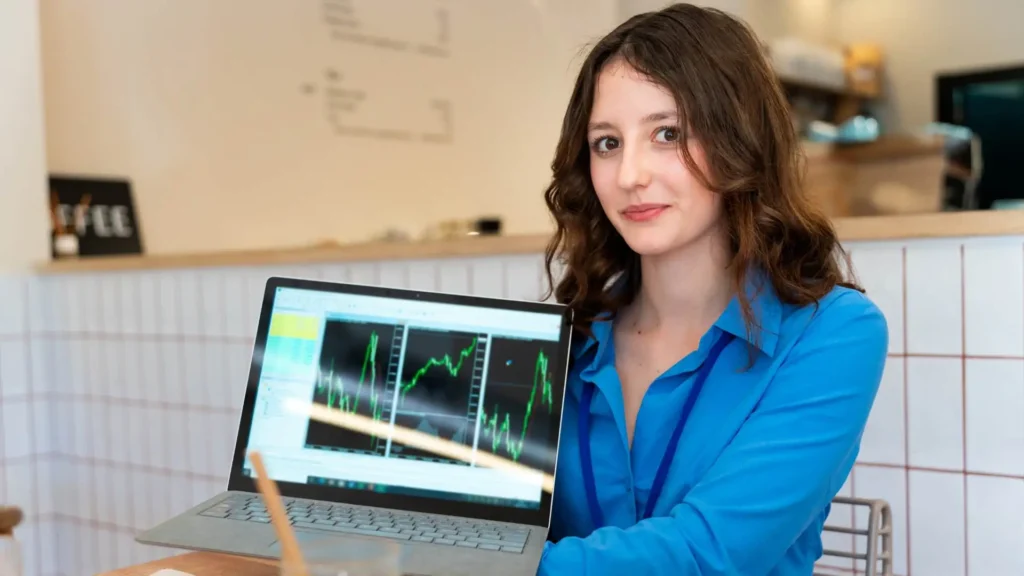 How AI-Powered Price History Analysis Helps