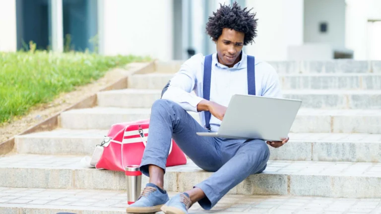 How JobsGPT Identifies Fastest-Growing College Side Hustles